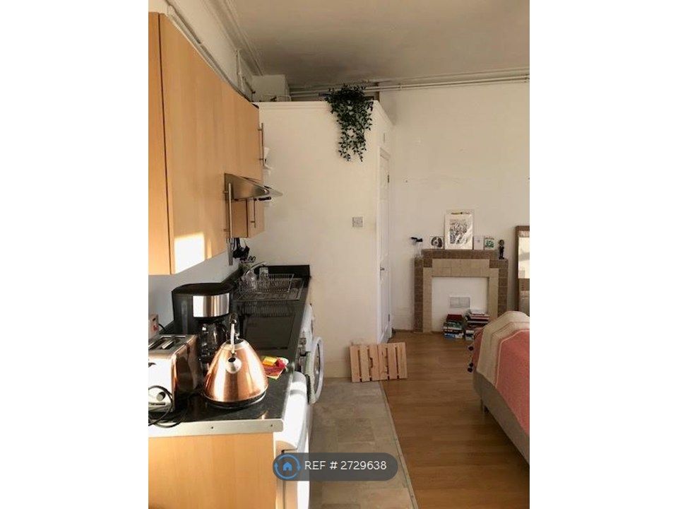 Property photo 3 of 5 Kitchen