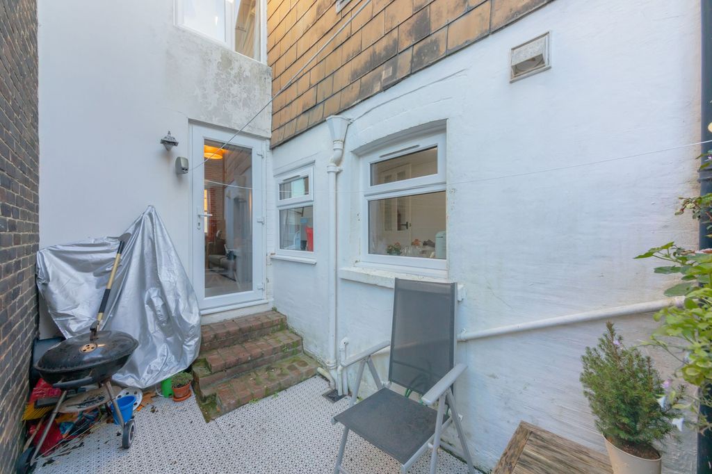 Additional image 15 of 3 bed semi-detached house for salePriory Street, Lewes BN7