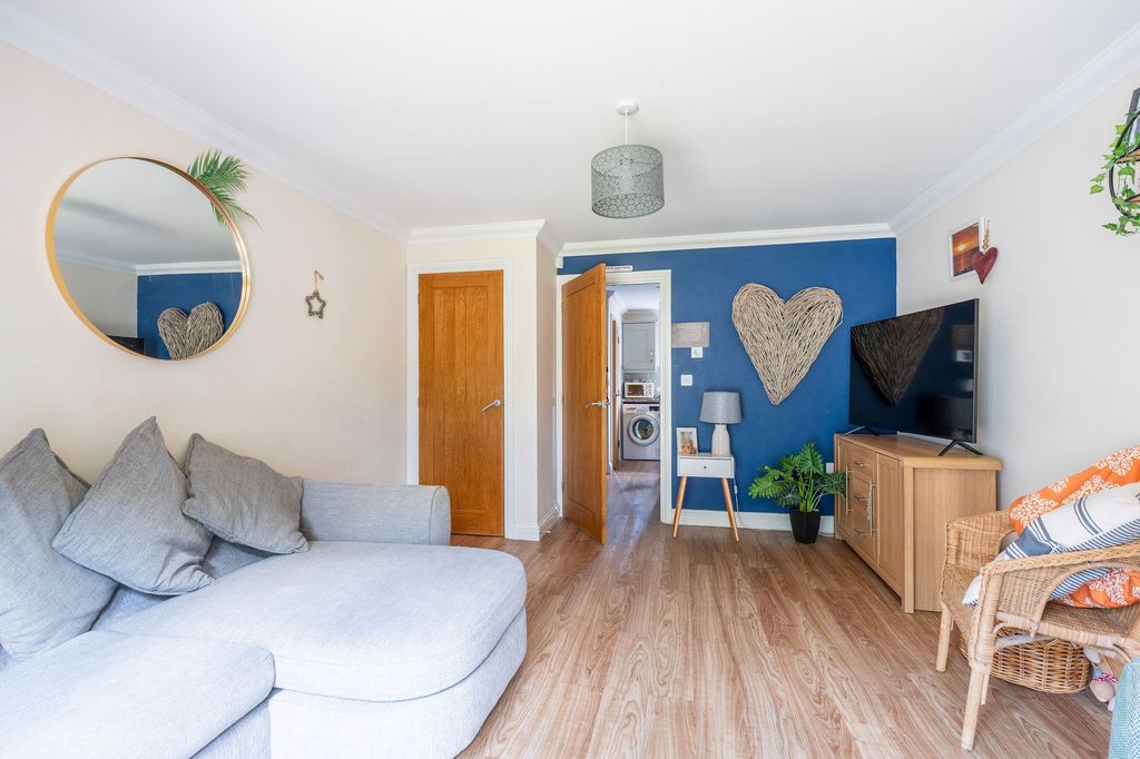 Property photo 2 of 24