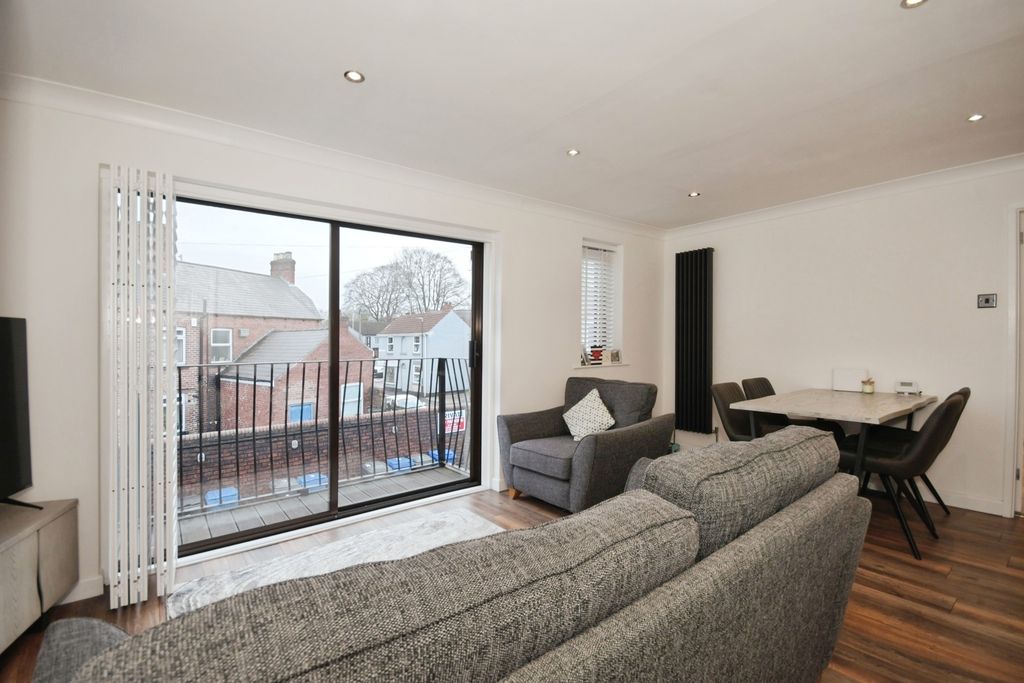 Property photo 3 of 12 Pbox-Img.Jpg