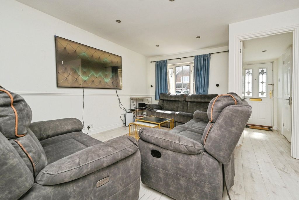 Property photo 3 of 15