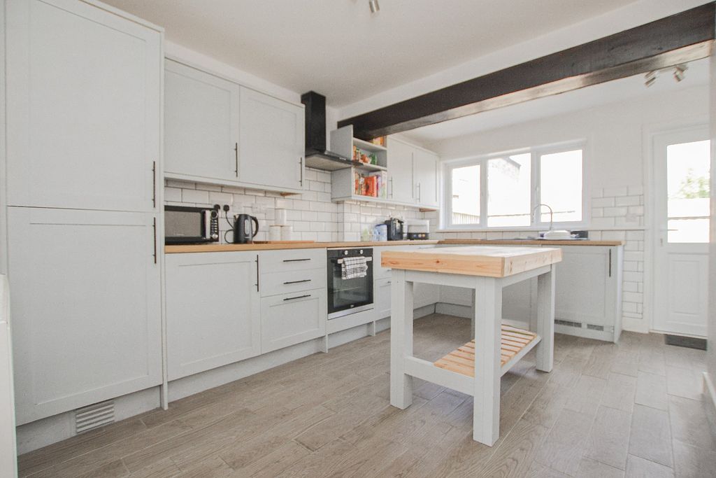 Property photo 2 of 27 5111501
