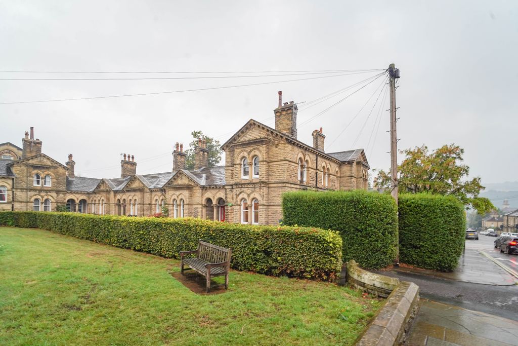 Property photo 1 of 27
