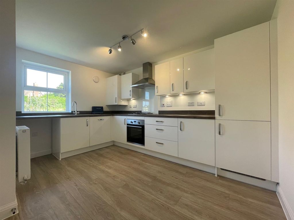 Property photo 3 of 12 Kitchen.Jpg