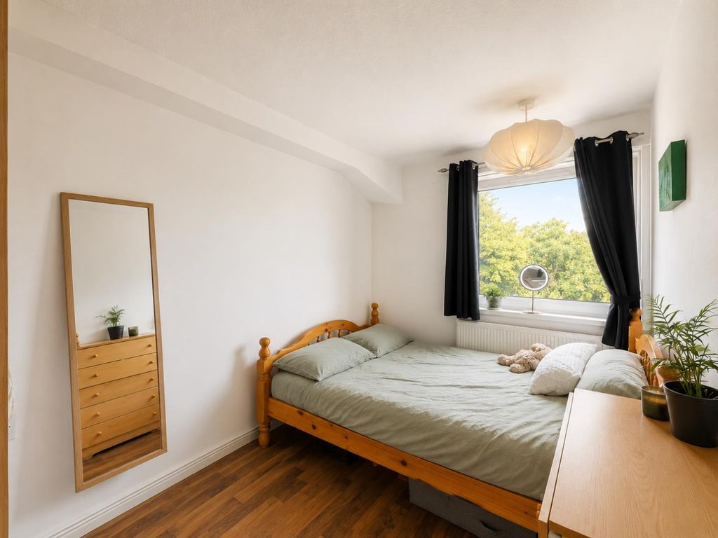 Property photo 3 of 5 3