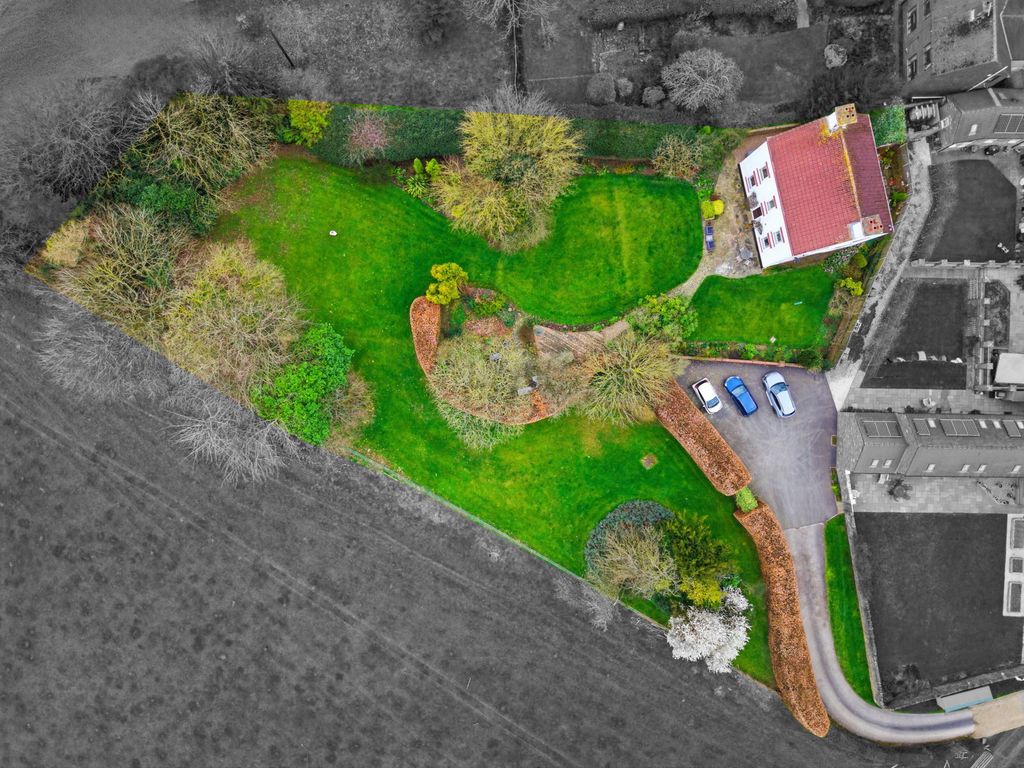 Property photo 2 of 45