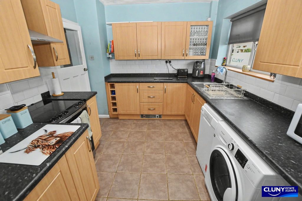 Property photo 3 of 23
