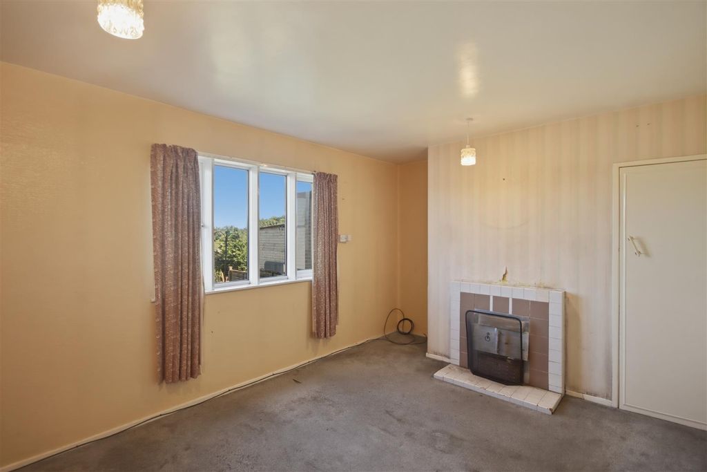 Property photo 3 of 15 Living Room