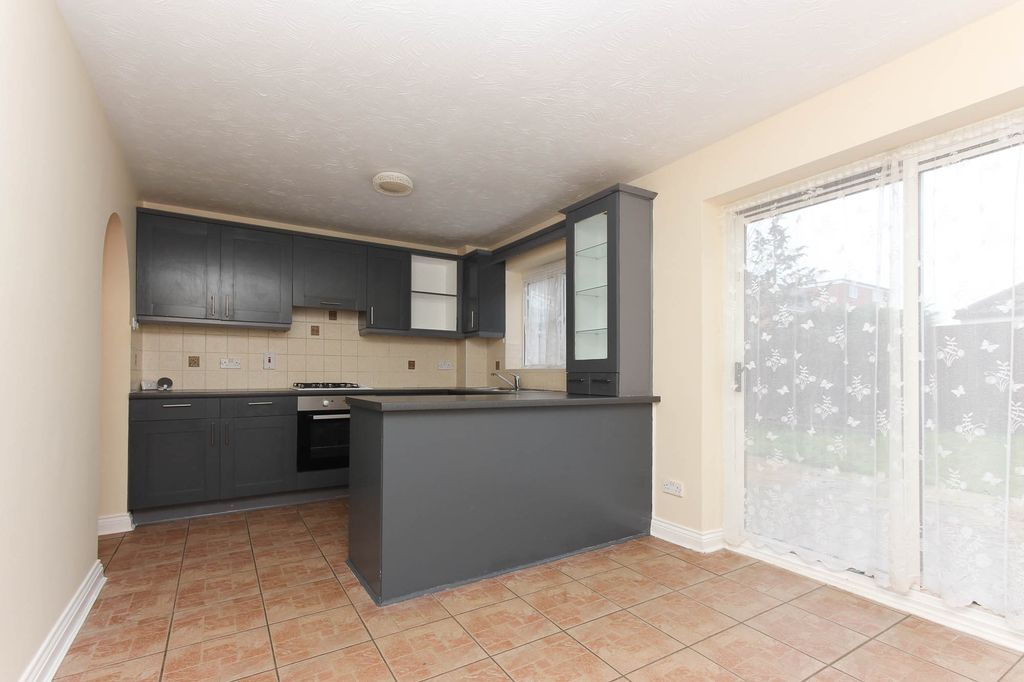 Property photo 3 of 12 Kitchen/Dining Room