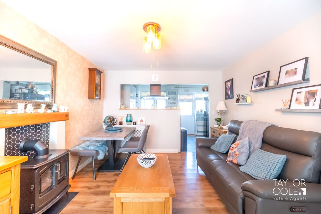 Property photo 3 of 19