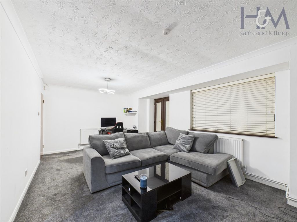 Property photo 3 of 8 Cam02804G0-Pr0392-Still007.Jpg