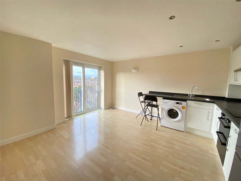 Property photo 2 of 8 Open Plan Living