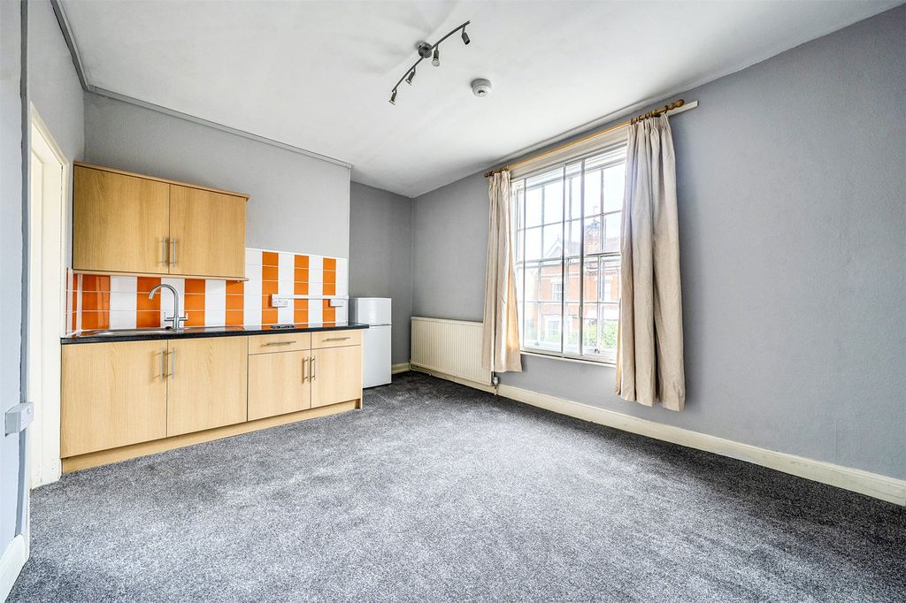 Property photo 2 of 8 Picture No. 34