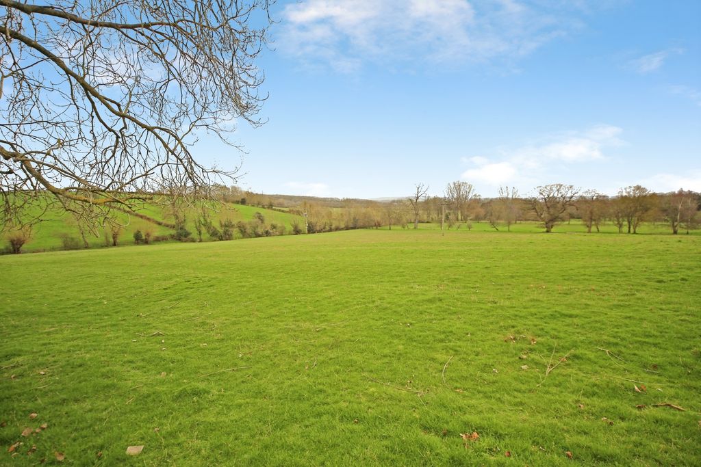 Property photo 2 of 21 Pbox-Img.Jpg