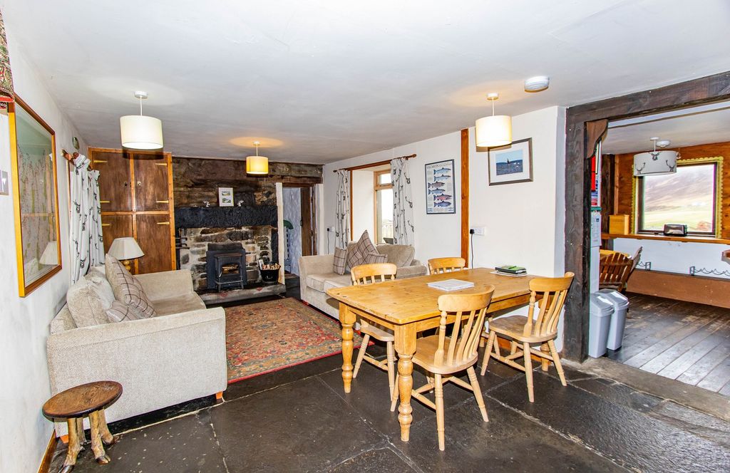 Property photo 2 of 7 Not Specified