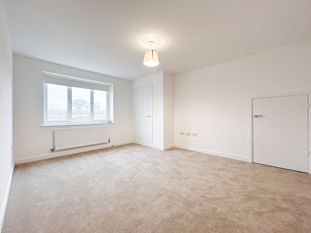 Property photo 2 of 35 Living Room