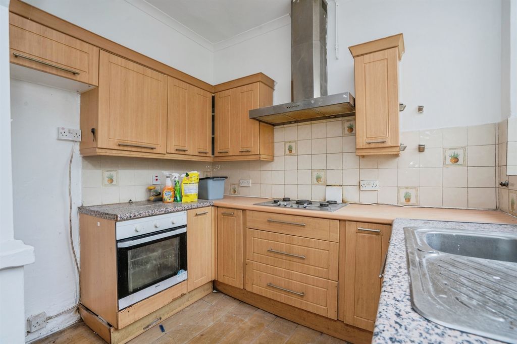 Property photo 3 of 17