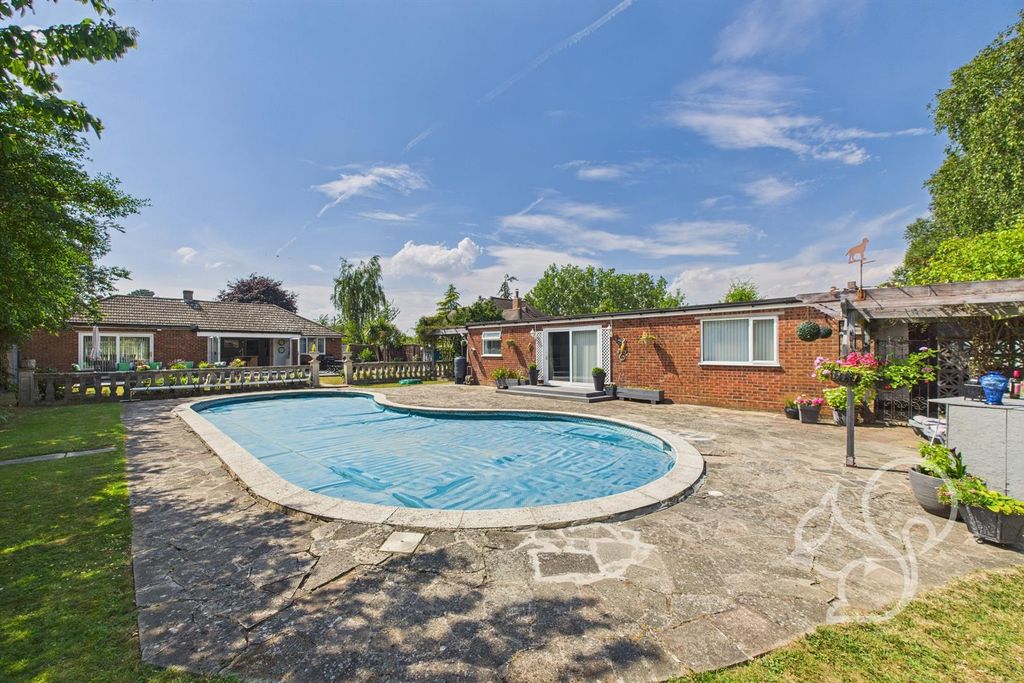 Property photo 3 of 34