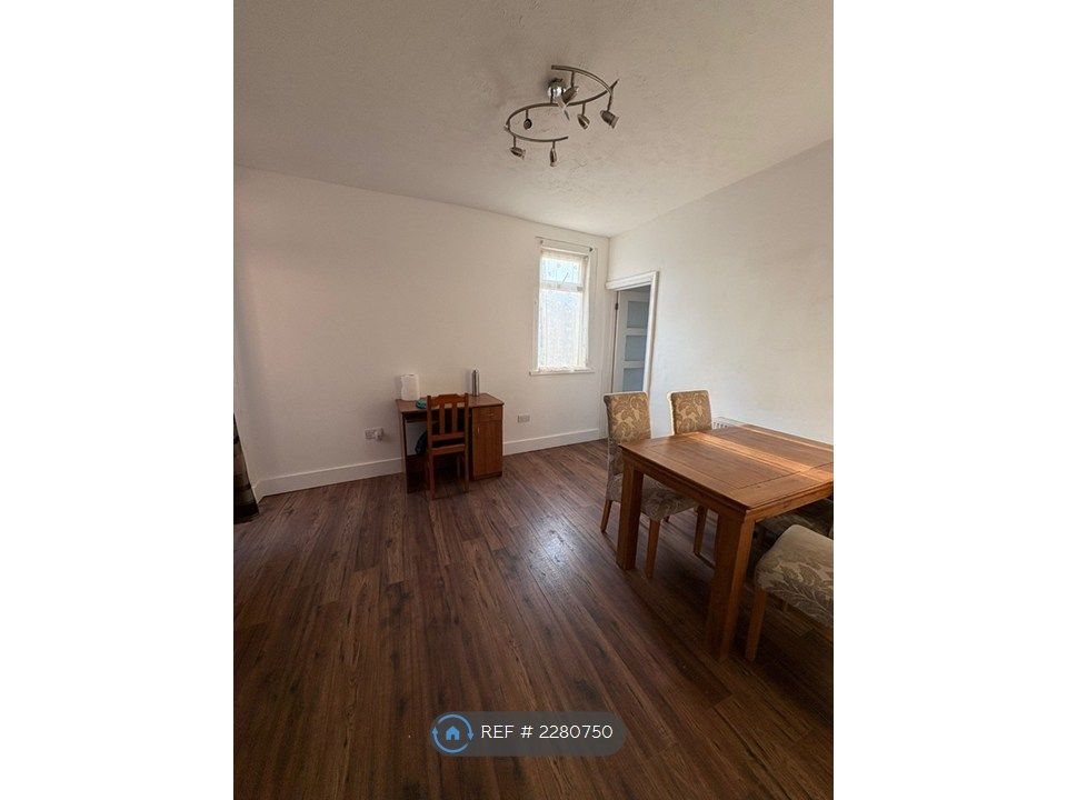Property photo 2 of 11 Dinning Room