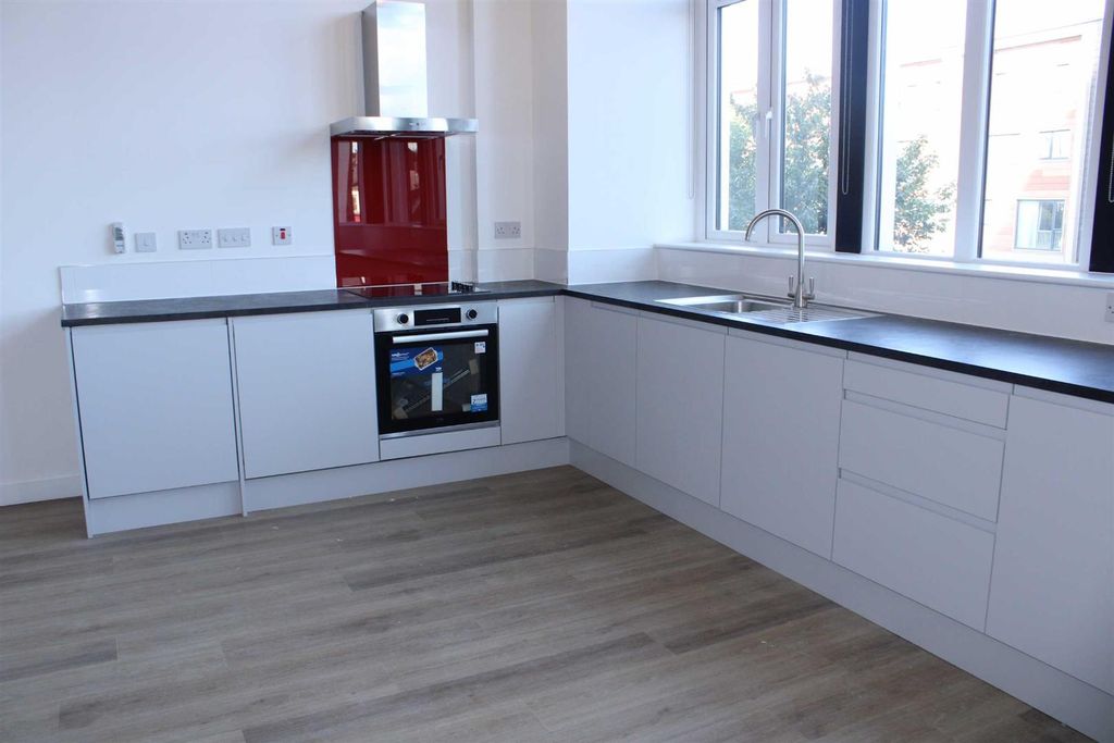 Property photo 2 of 9
