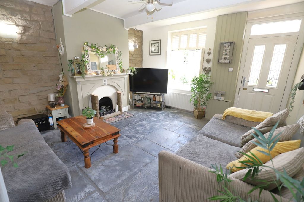 Property photo 3 of 27