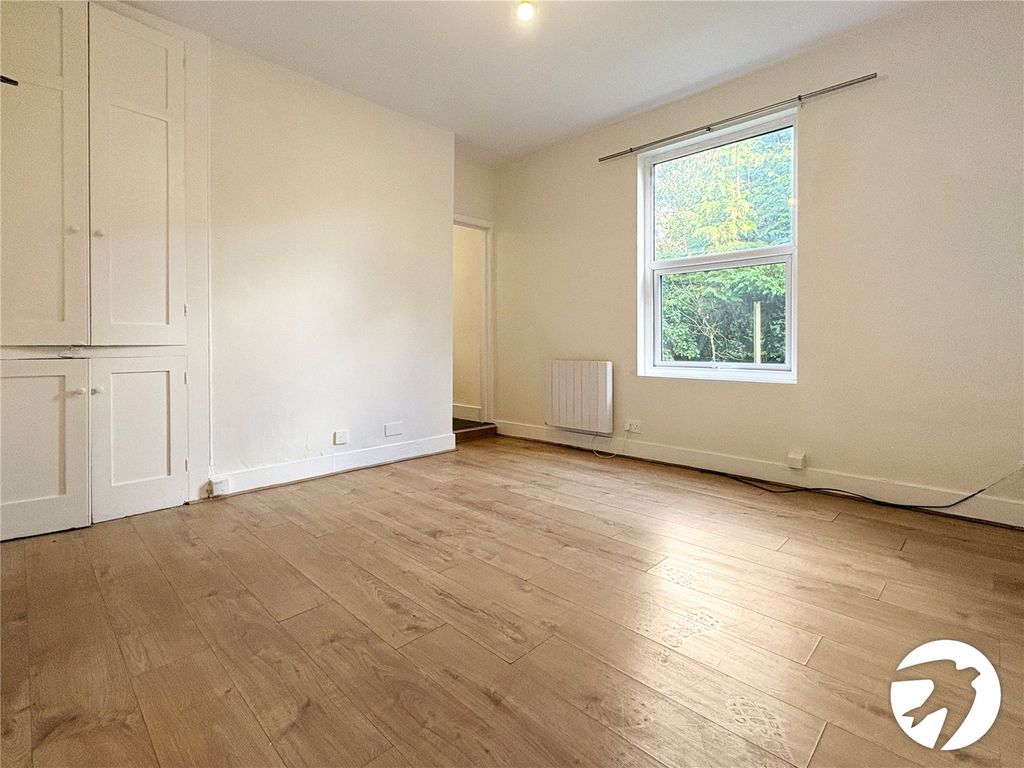 Property photo 2 of 5 Studio Area