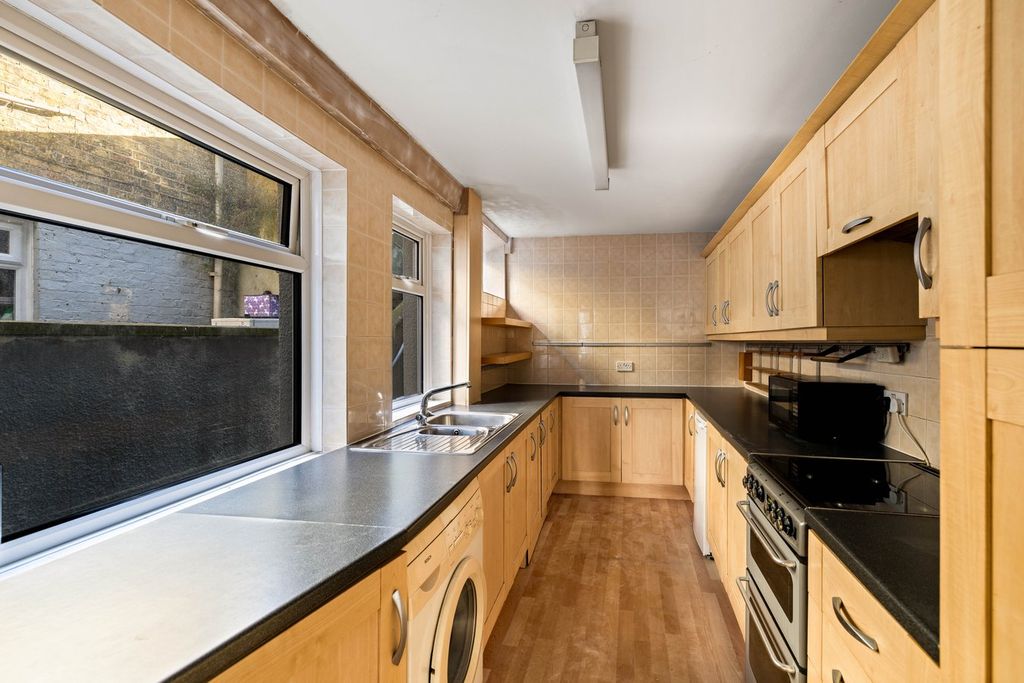 Property photo 3 of 17