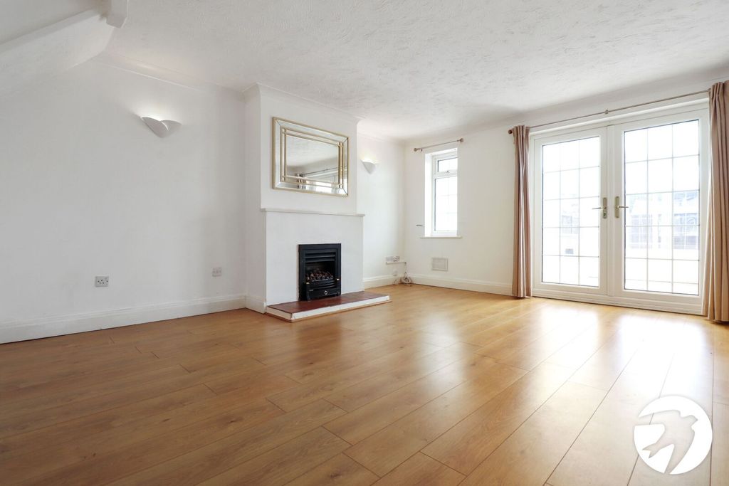 Property photo 2 of 16 Picture No. 17