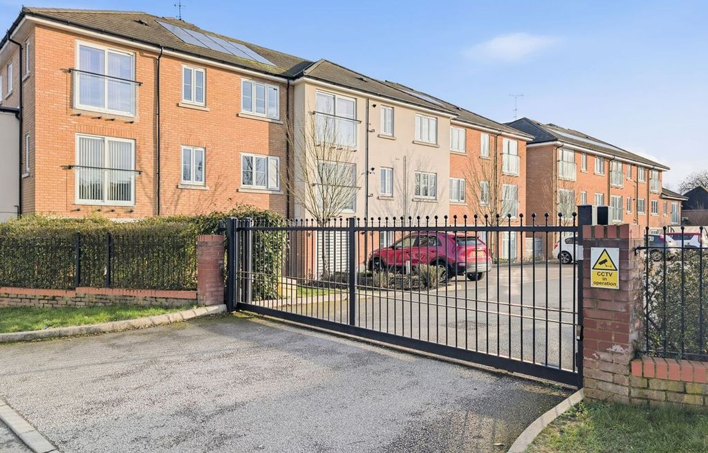 Property photo 2 of 17 Gates