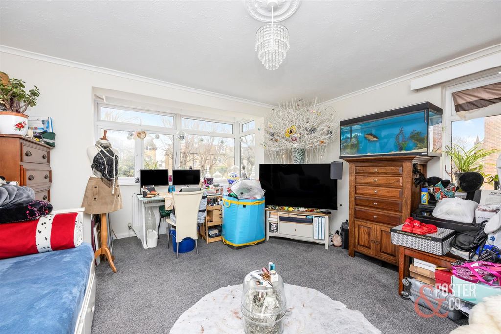 Property photo 3 of 16 The Drive_72_Flat 24-012.Jpg