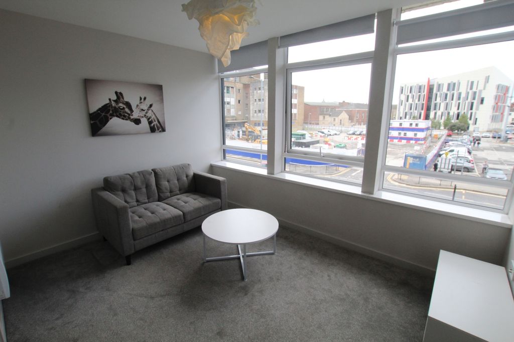 Property photo 3 of 7 Lounge