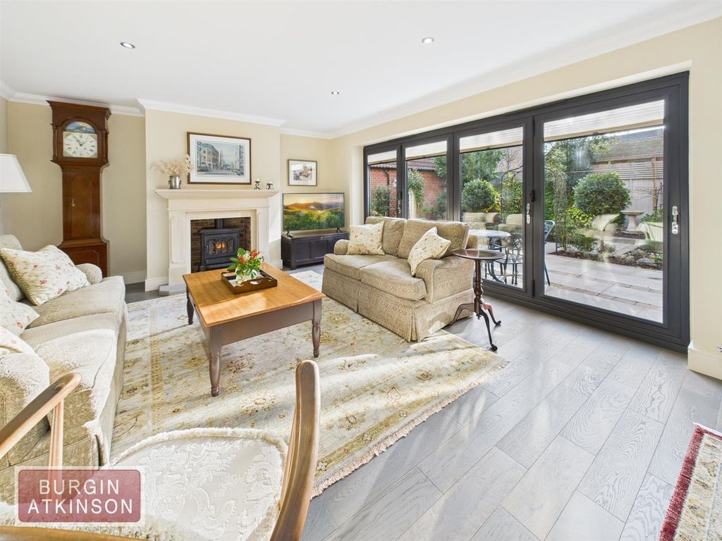 Property photo 3 of 46 Cam01619G0-Pr0178-Still027.Jpg