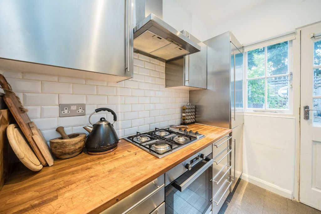 Property photo 2 of 6