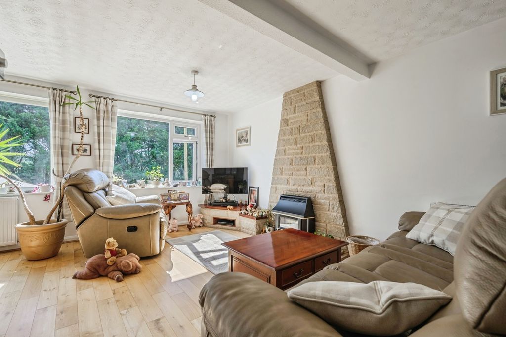 Property photo 3 of 19 Pbox-Img.Jpg