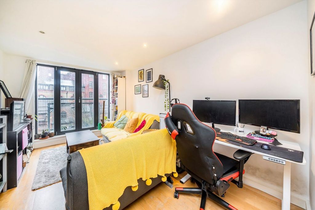 Property photo 1 of 4