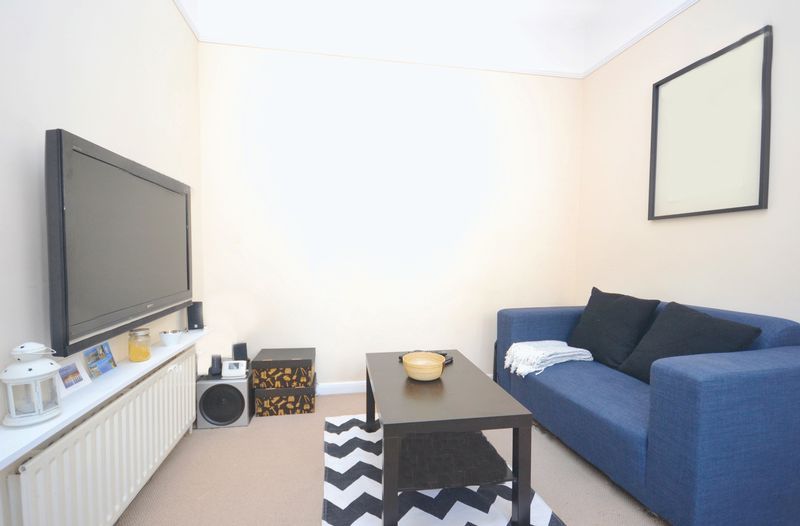 Property photo 1 of 4 Lounge