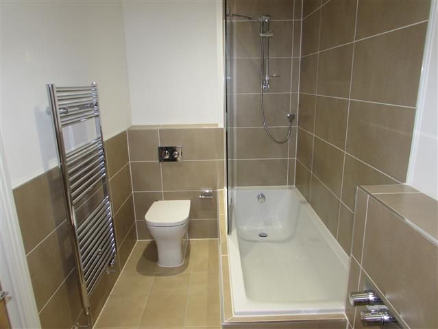 Property photo 3 of 7 Bathroom