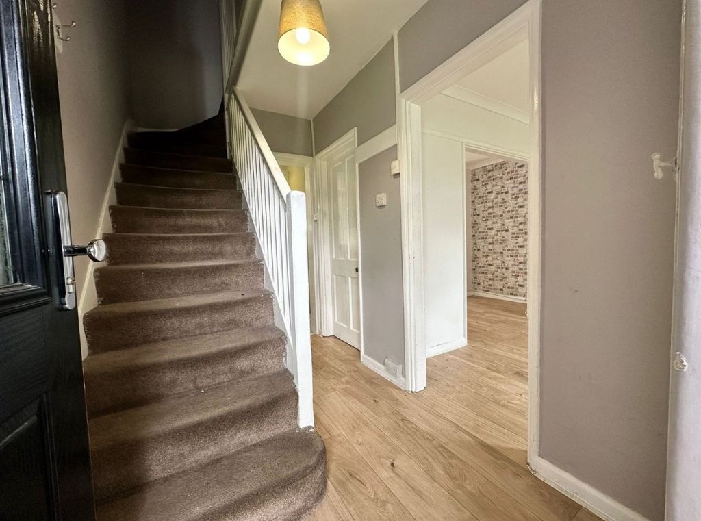 Property photo 1 of 3