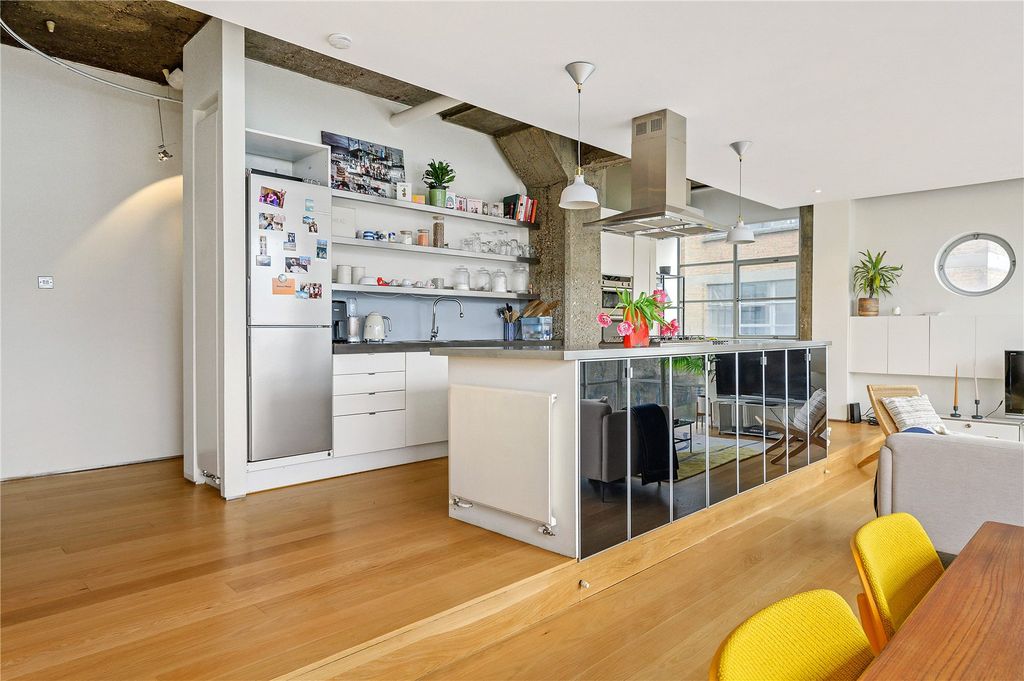 Property photo 2 of 16 Kitchen