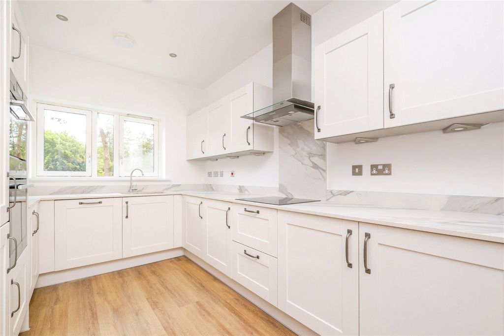 Property photo 2 of 14 Picture No. 07