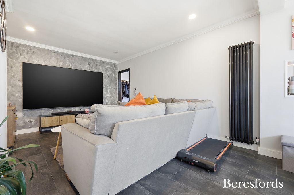 Property photo 3 of 20 Picture No. 06