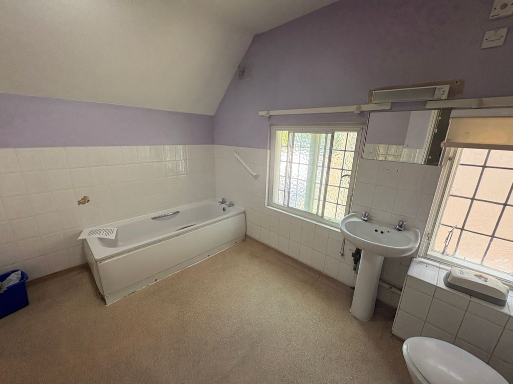 Property photo 3 of 20
