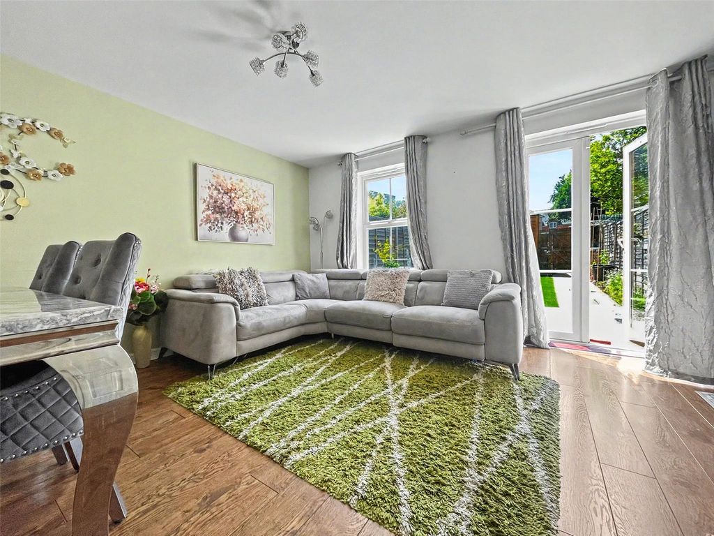 Property photo 3 of 17 Living Room