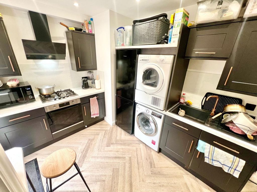 Property photo 2 of 11 Image