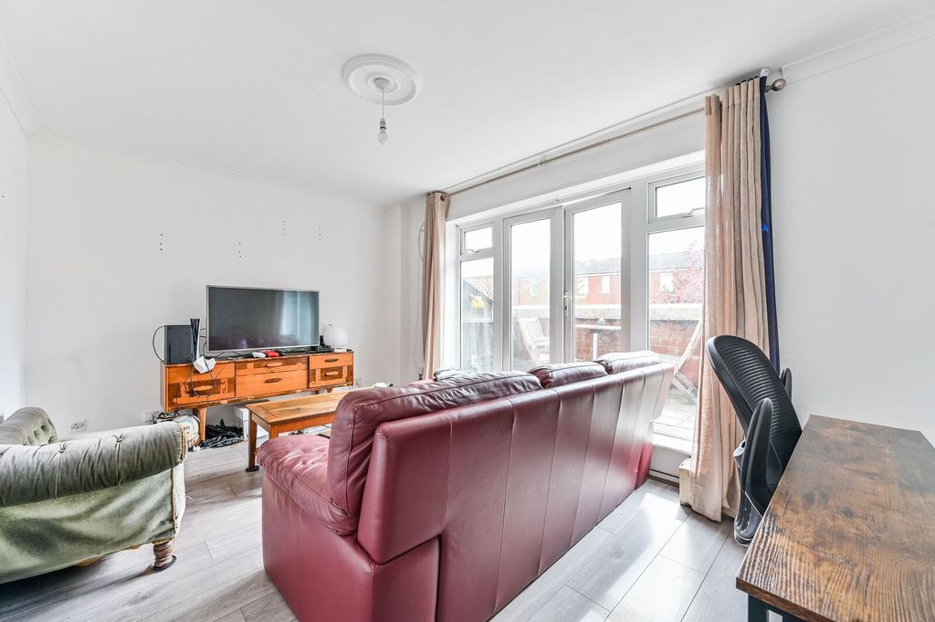 Property photo 2 of 14