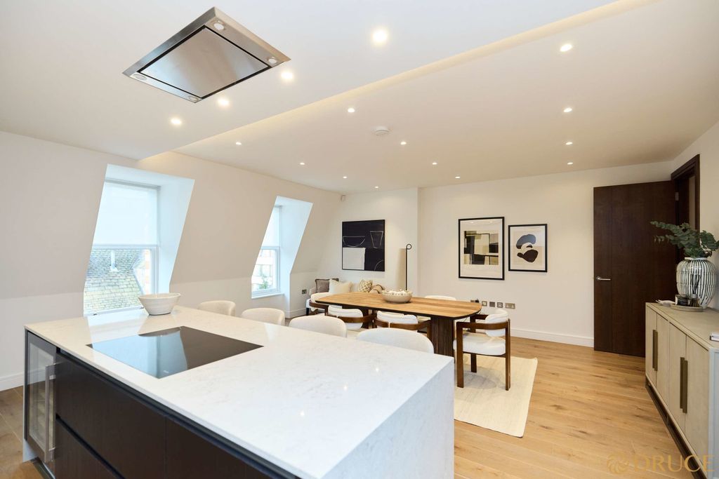 Property photo 3 of 11 A08Fw00000Jid7Caax_1767802204721.Jpg