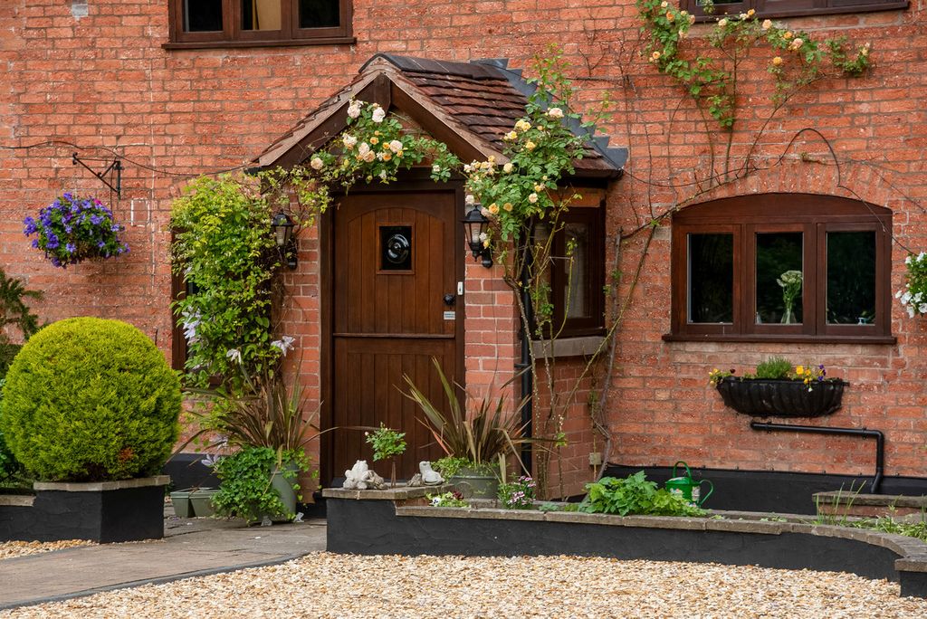 Property photo 3 of 35
