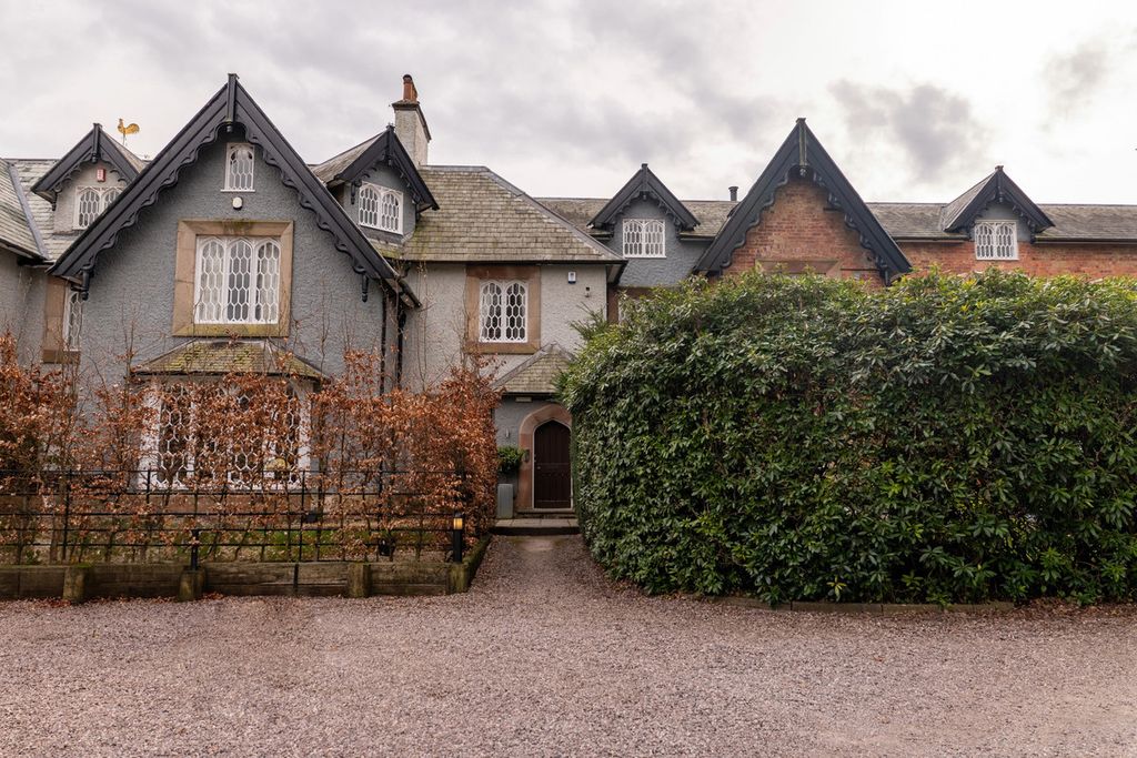 Property photo 1 of 38