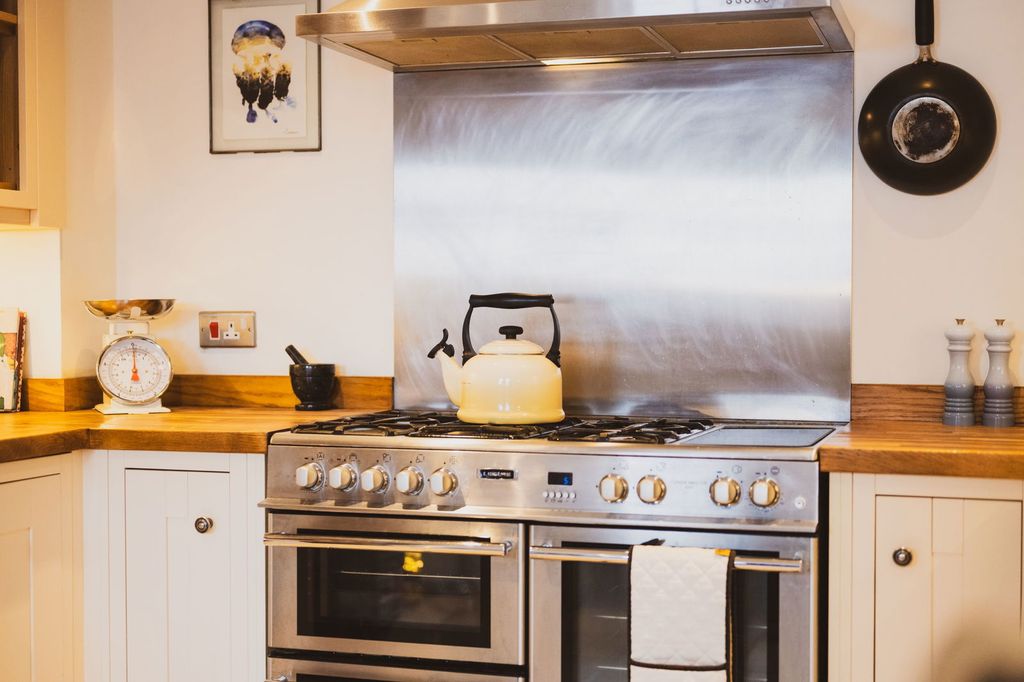 Property photo 2 of 34