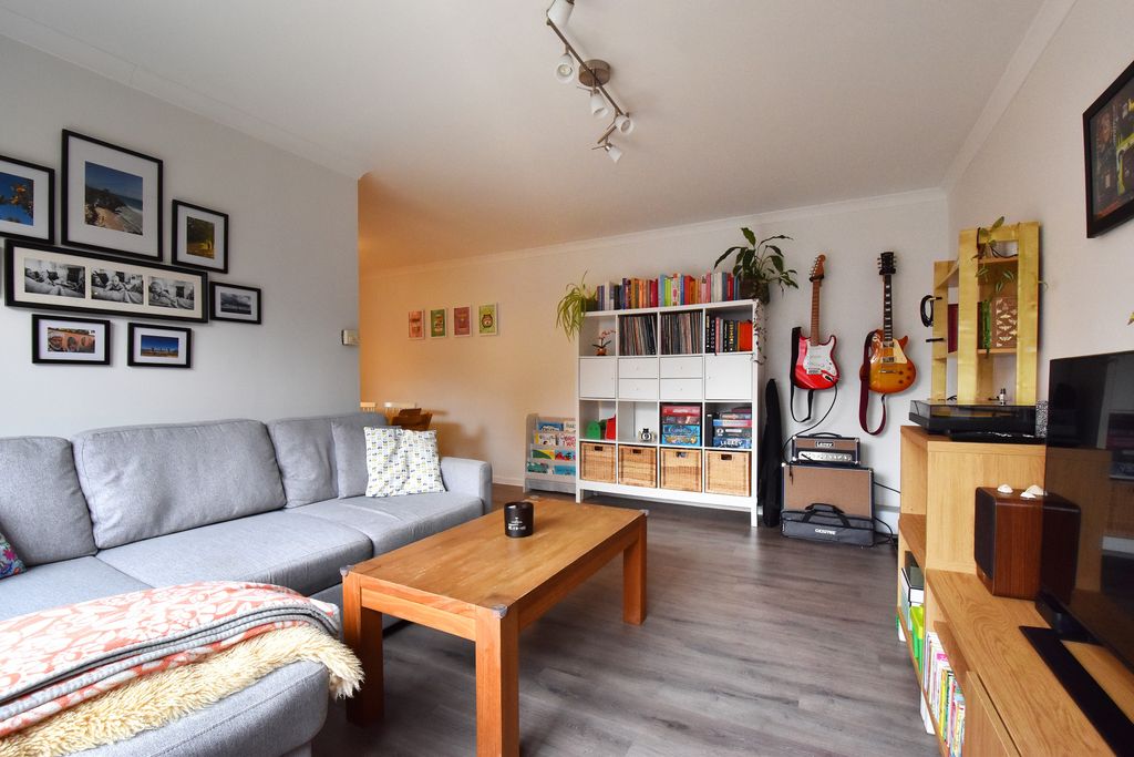 Property photo 3 of 11